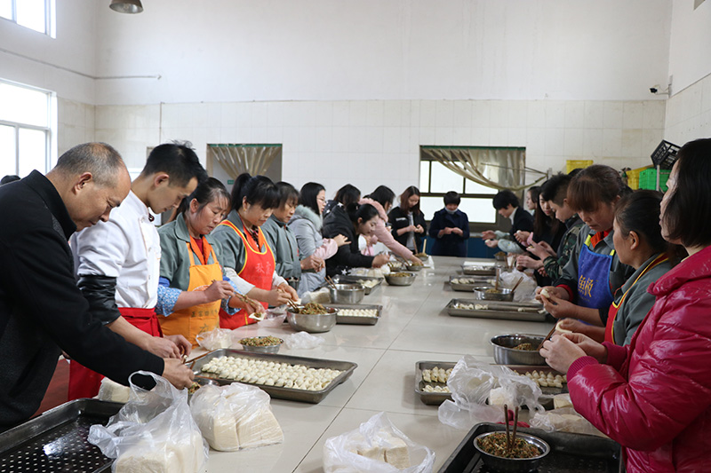 冬至餃子碗，陽晨人心暖